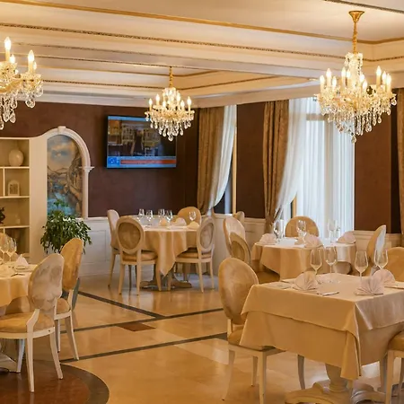 Romantic Florence Apartment